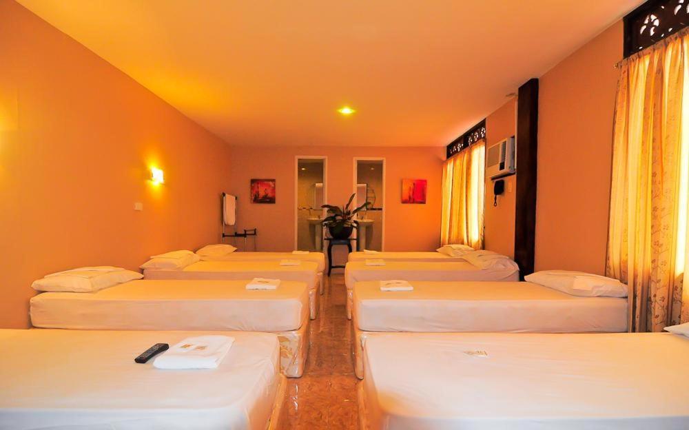 The Royal Coast Tourist Inn Panglao Extérieur photo